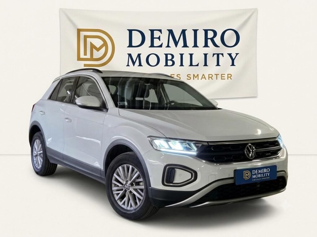 VOLKSWAGEN T-ROC 1.5 TSI ACT Life DSG Keveset futott – fotó 1 | Demiro Auto Budapest