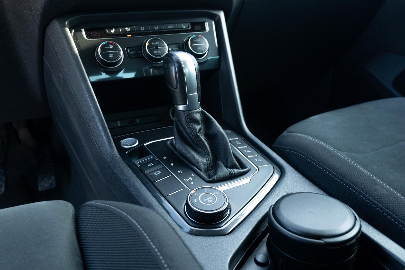 VOLKSWAGEN TIGUAN 2.0 TDI BMT SCR Highline 4Motion DSG – fotó 6 | Demiro Auto Budapest