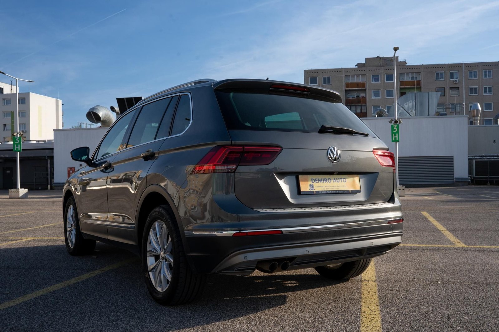 VOLKSWAGEN TIGUAN 2.0 TDI BMT SCR Highline 4Motion DSG – fotó 4 | Demiro Auto Budapest