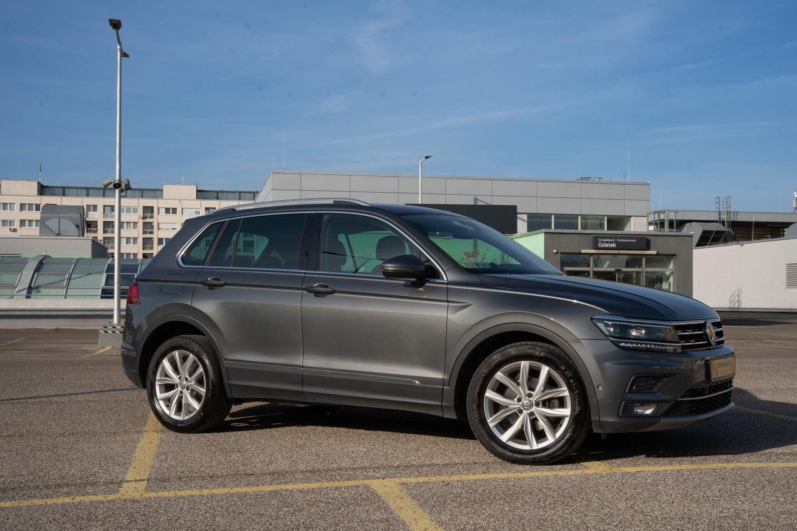 VOLKSWAGEN TIGUAN 2.0 TDI BMT SCR Highline 4Motion DSG – fotó 3 | Demiro Auto Budapest